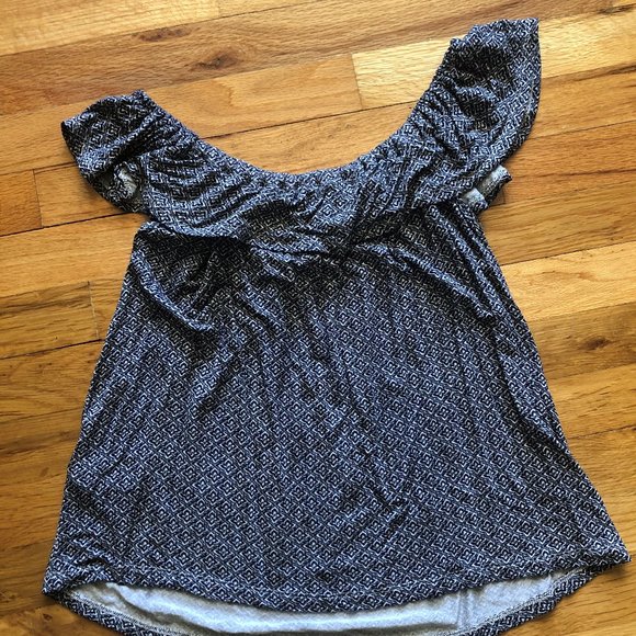 Patterned Off-the-Shoulder Top - Picture 2 of 2